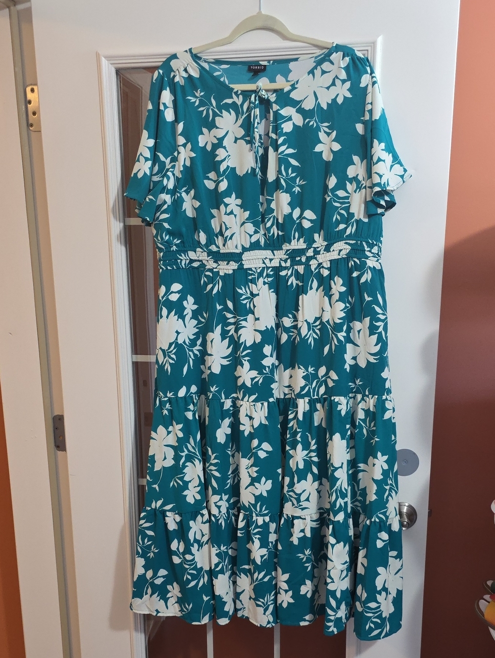 Teal & White Floral Tiered Midi Dress - Unknown Brand
